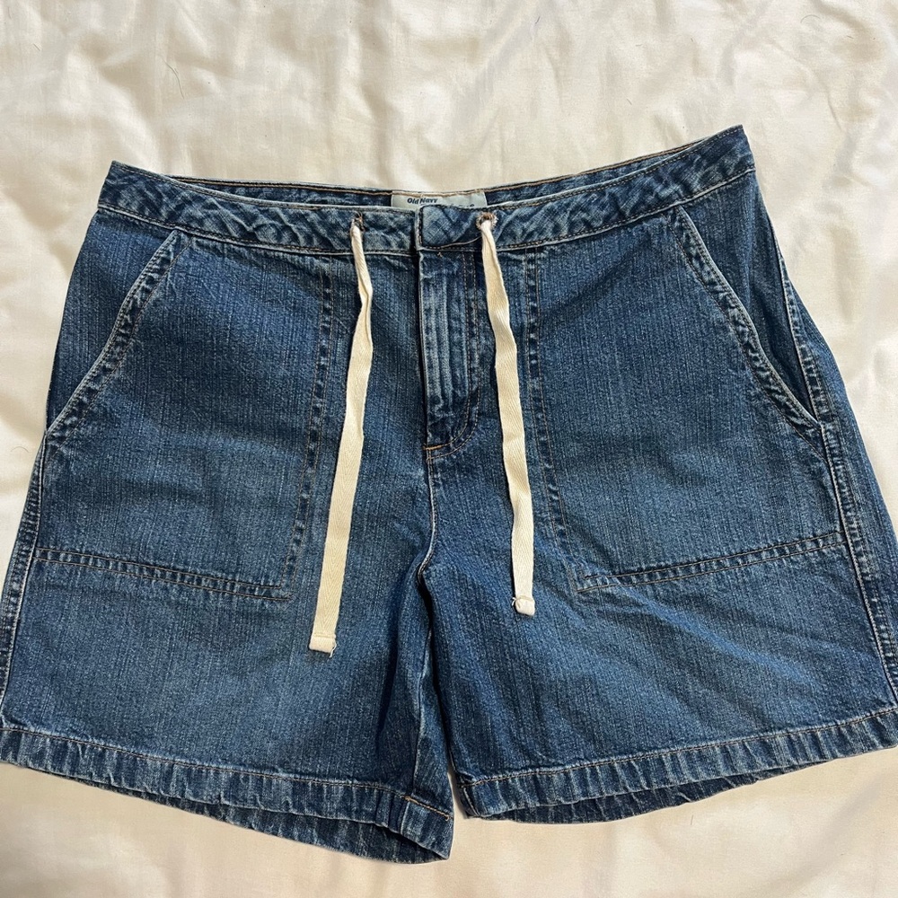 Vintage Old Navy‎ Blue Jeans Shorts, Size 8. 100% Cotton